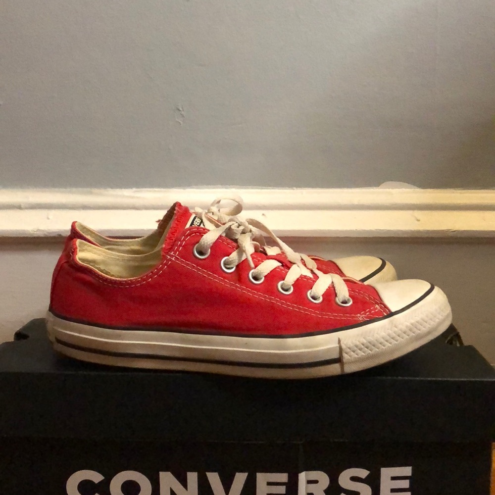 Converse Red lowtops